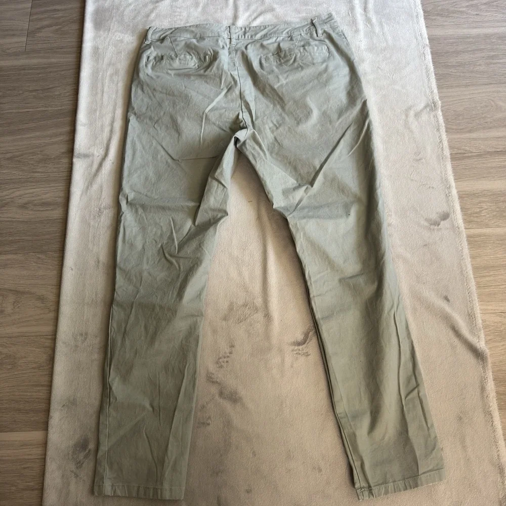 ASOS Design Men's Chino Pants W38 L32 Sage Green Straight Leg
